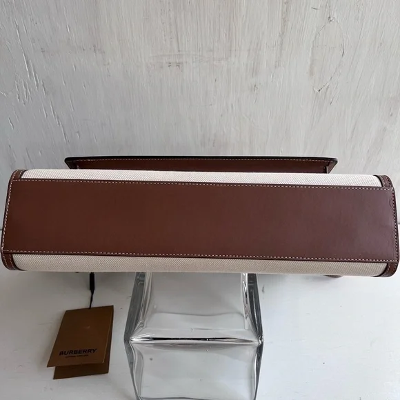 🔴SOLD🔴 BURBERRY Medium Pocket Logo Canvas and Leather Tote - Picture 13 of 16